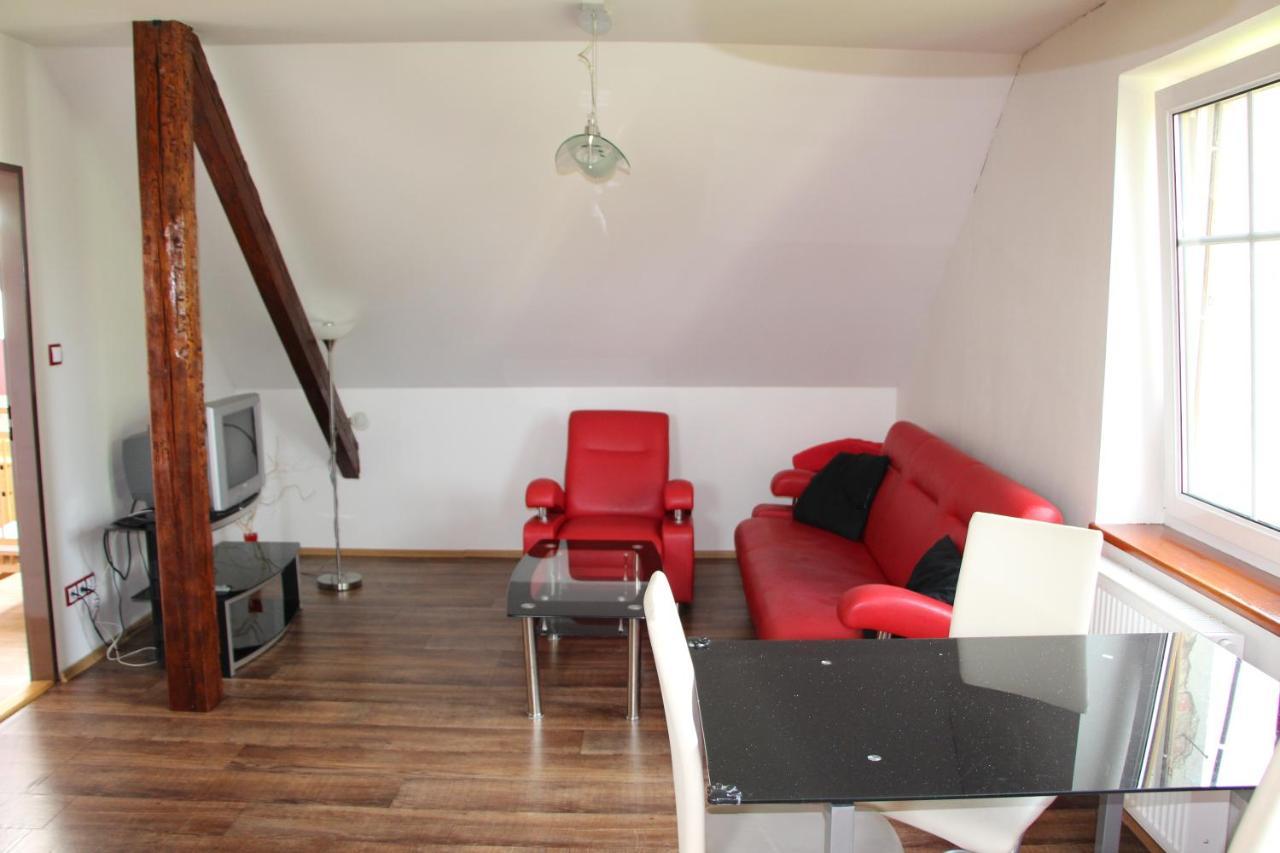 Emilie - Hradebni 44, * Nove Hrady (Ceske Budejovice)