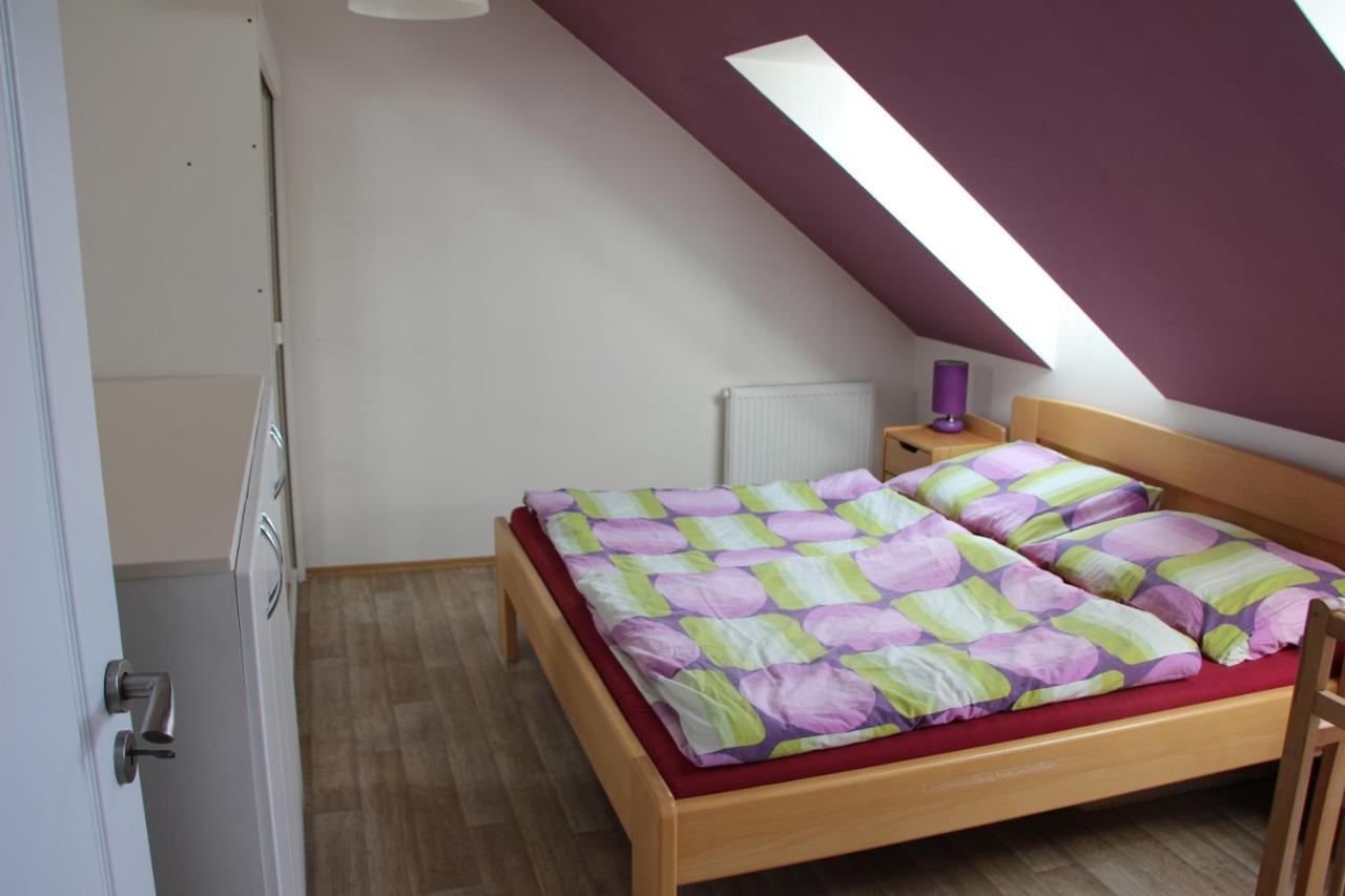 Emilie - Hradebni 44, * Nove Hrady (Ceske Budejovice)